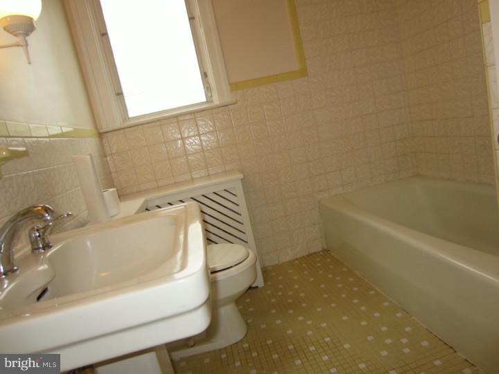 111 Simpson Road Ardmore, PA 19003 - Photo 12 of 15 Bathroom