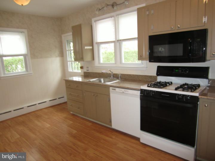 111 Simpson Road Ardmore, PA 19003 - Photo 5 of 15 Kitchen