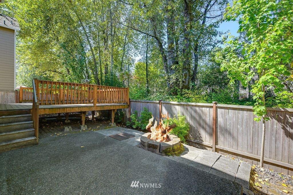 357 Field Place Northeast Renton, WA 98059 - Photo 25 of 26 a view of a two chairs in the roof deck