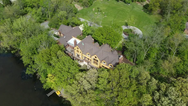 $2,250,000 | 8425 Hickory Court, Burr Ridge, IL 60527