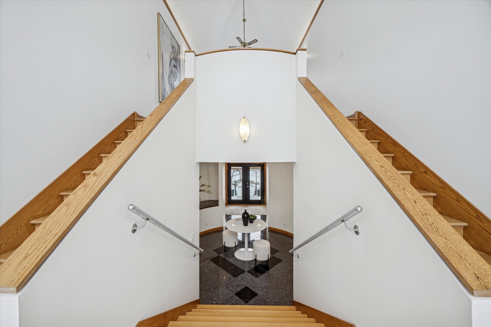 8425 Hickory Court Burr Ridge, IL 60527 - Photo 26 of 53 a living room with furniture