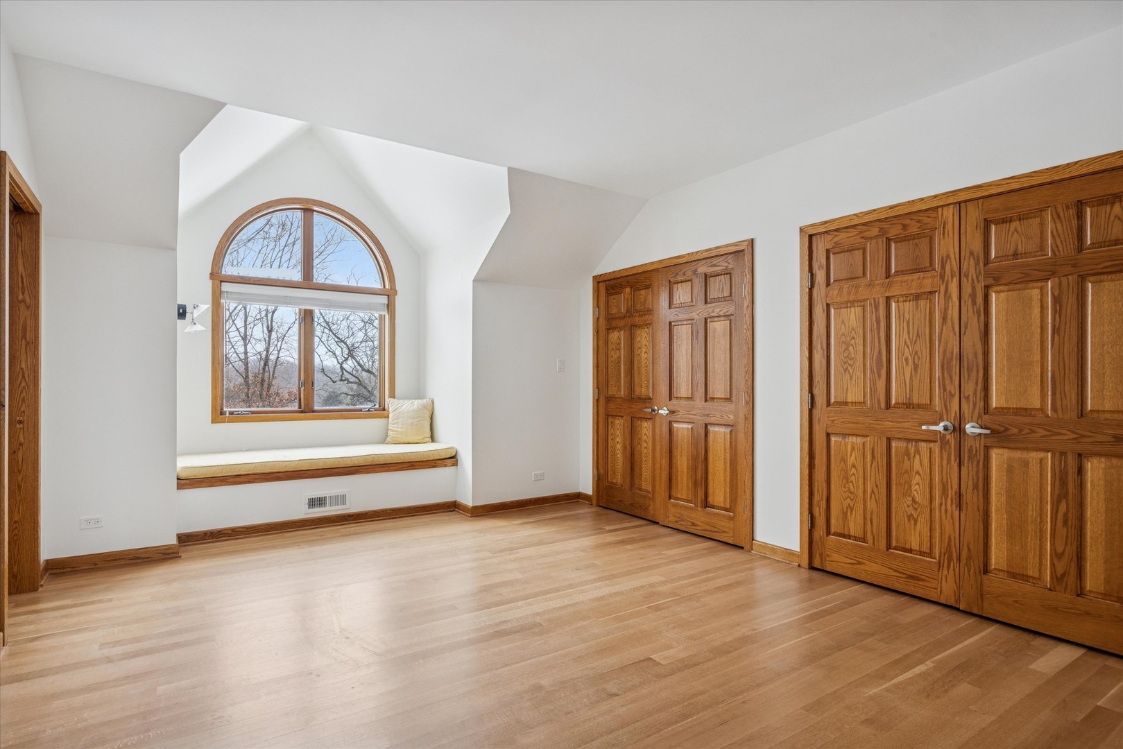 8425 Hickory Court Burr Ridge, IL 60527 - Photo 35 of 53 an empty room with windows view and front door