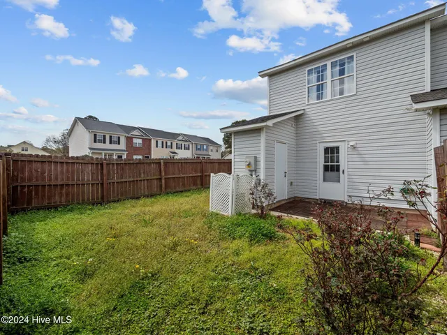 $1,300 | 100 Pinegrove Court, Jacksonville, NC 28546