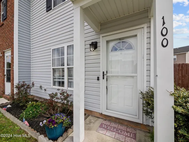 $1,300 | 100 Pinegrove Court, Jacksonville, NC 28546