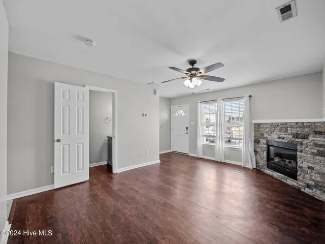 $1,300 | 100 Pinegrove Court, Jacksonville, NC 28546