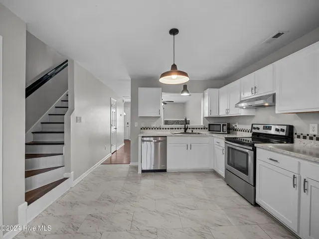 $1,300 | 100 Pinegrove Court, Jacksonville, NC 28546