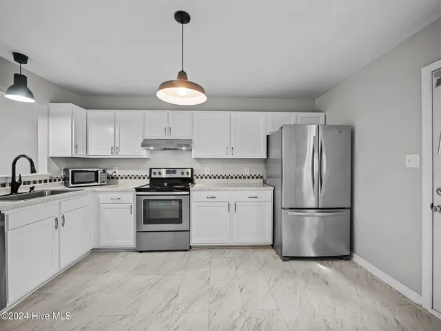 $1,300 | 100 Pinegrove Court, Jacksonville, NC 28546