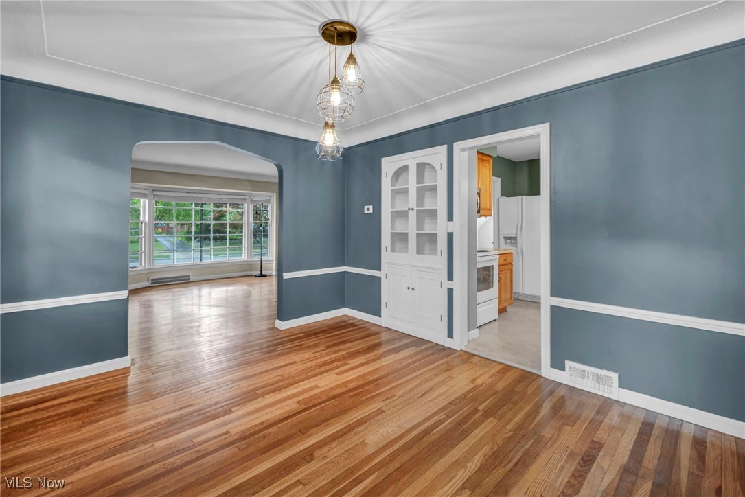 3813 Bushnell Road Cleveland, OH 44118 - Photo 4 of 47 Gallery Image 4