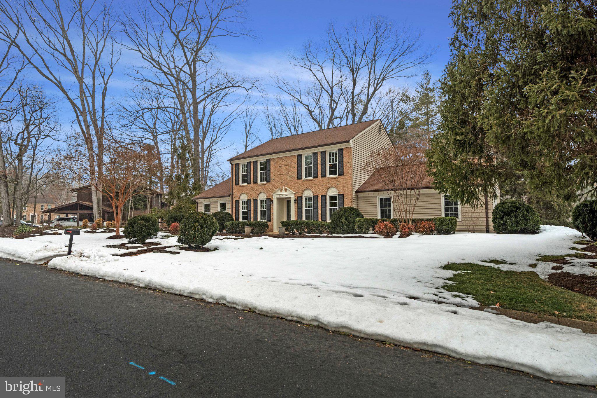 10912 Hunt Club Road Reston, VA 20190 - Photo 1 of 54 Gallery Image 1