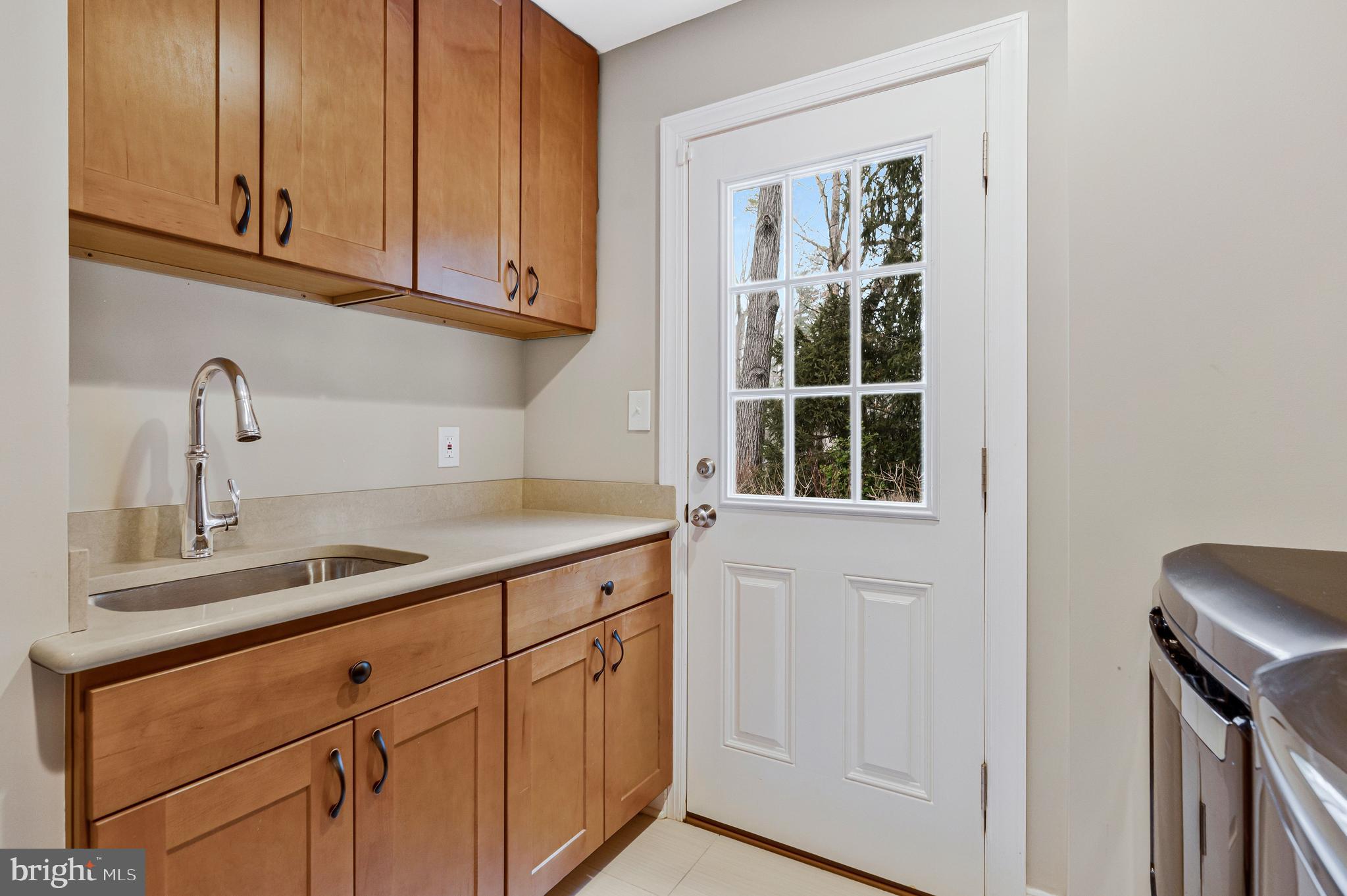10912 Hunt Club Road Reston, VA 20190 - Photo 16 of 54 Gallery Image 16