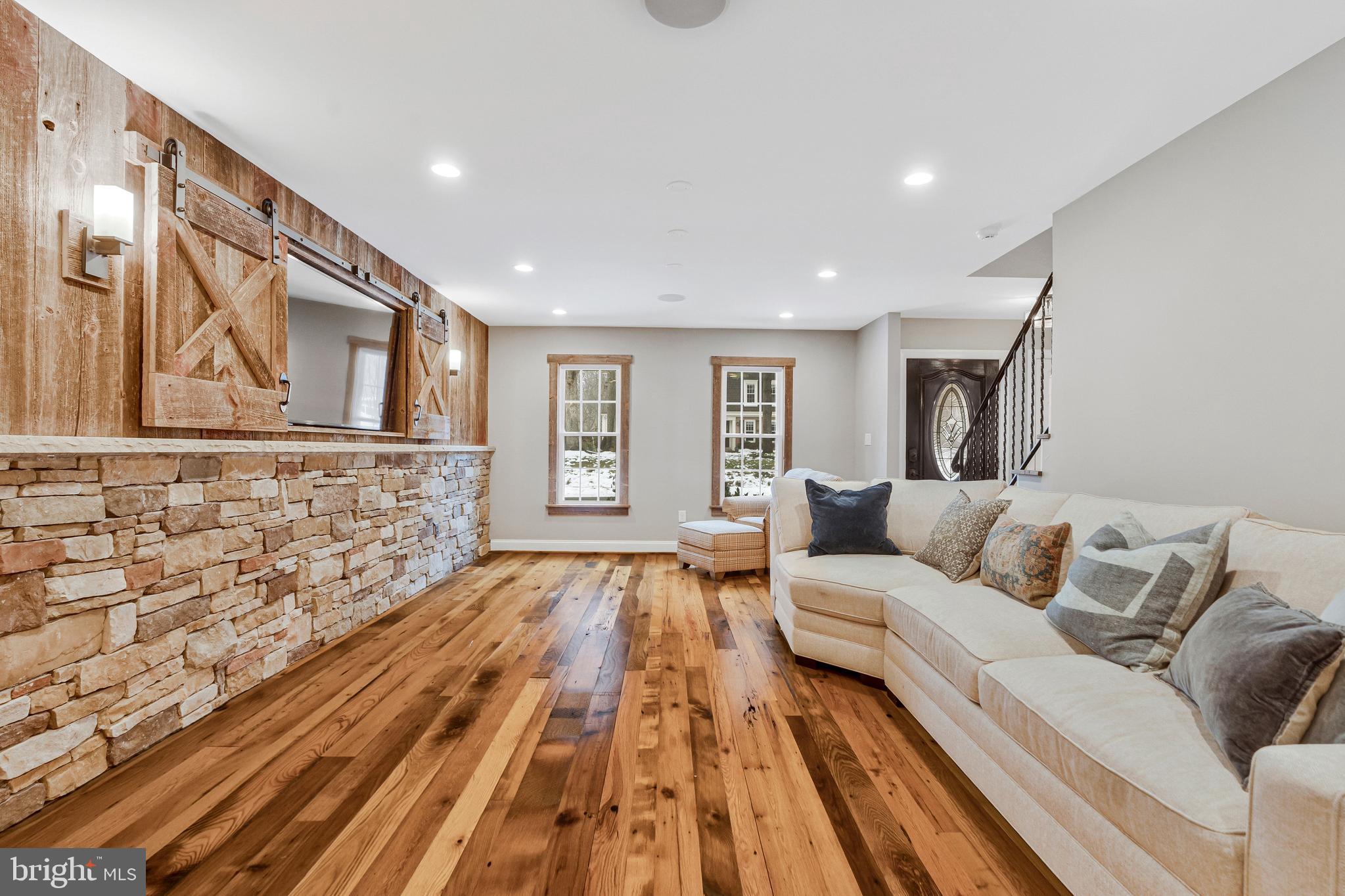 10912 Hunt Club Road Reston, VA 20190 - Photo 20 of 54 Gallery Image 20