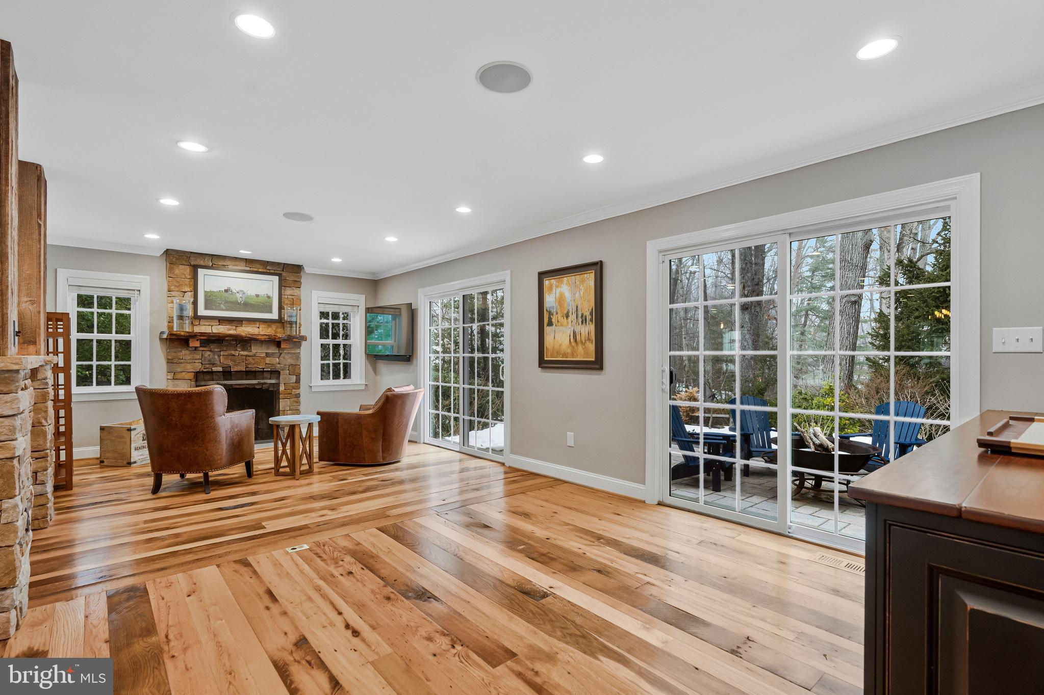 10912 Hunt Club Road Reston, VA 20190 - Photo 10 of 54 Gallery Image 10