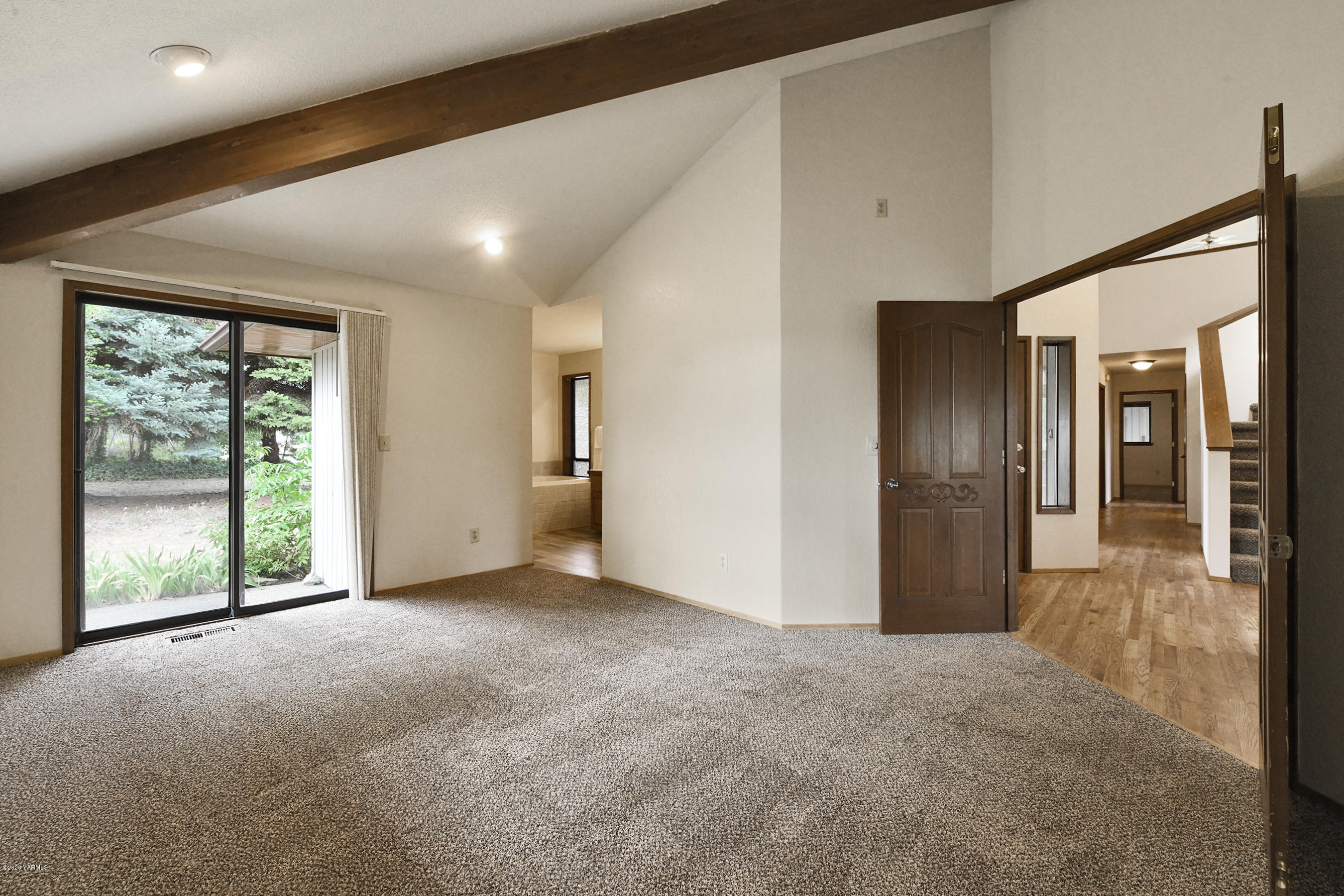 13010 Rutherford Road Yakima, WA 98903 - Photo 18 of 39 a view of entryway