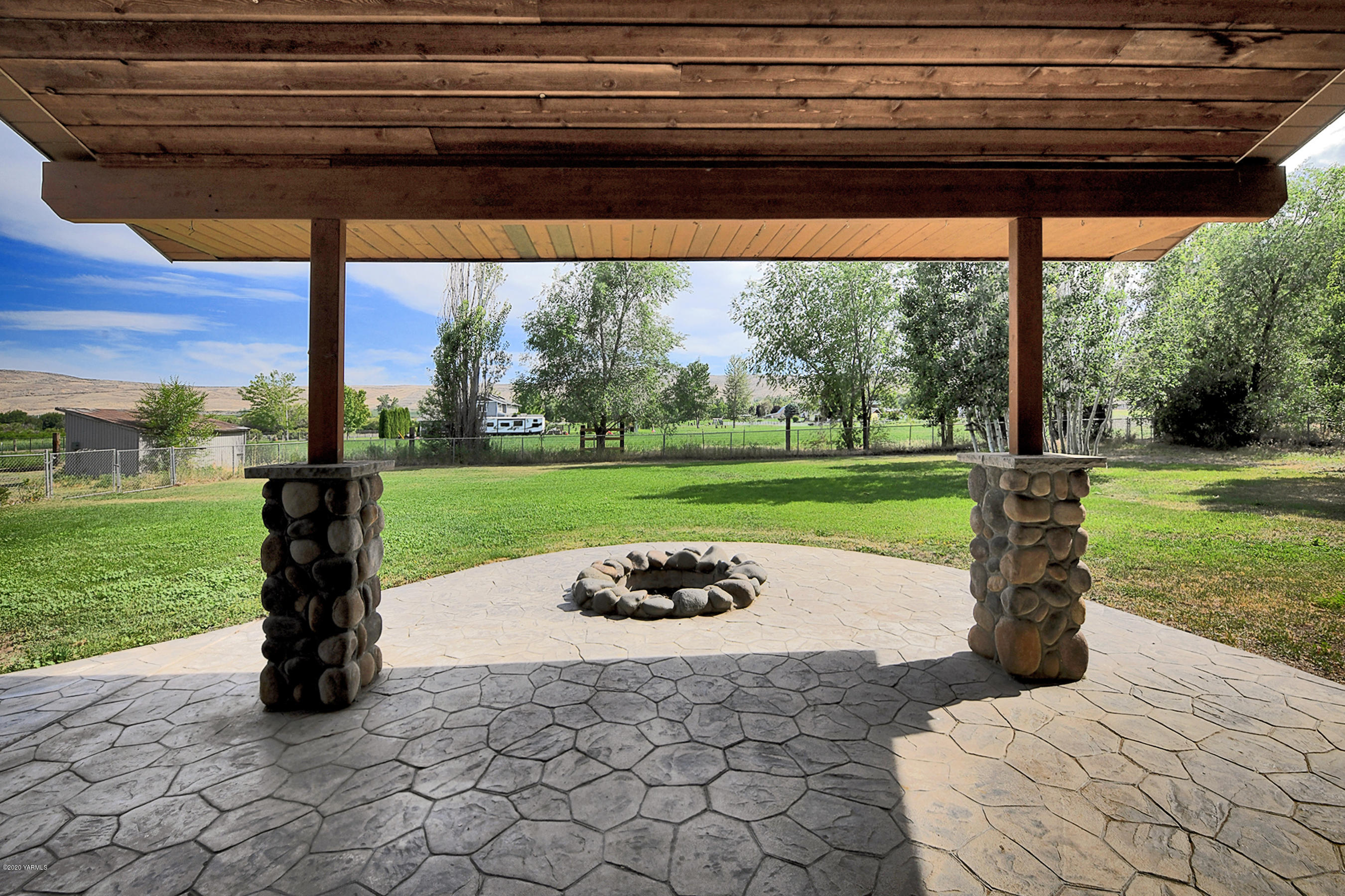 13010 Rutherford Road Yakima, WA 98903 - Photo 30 of 39 a park view with a garden space