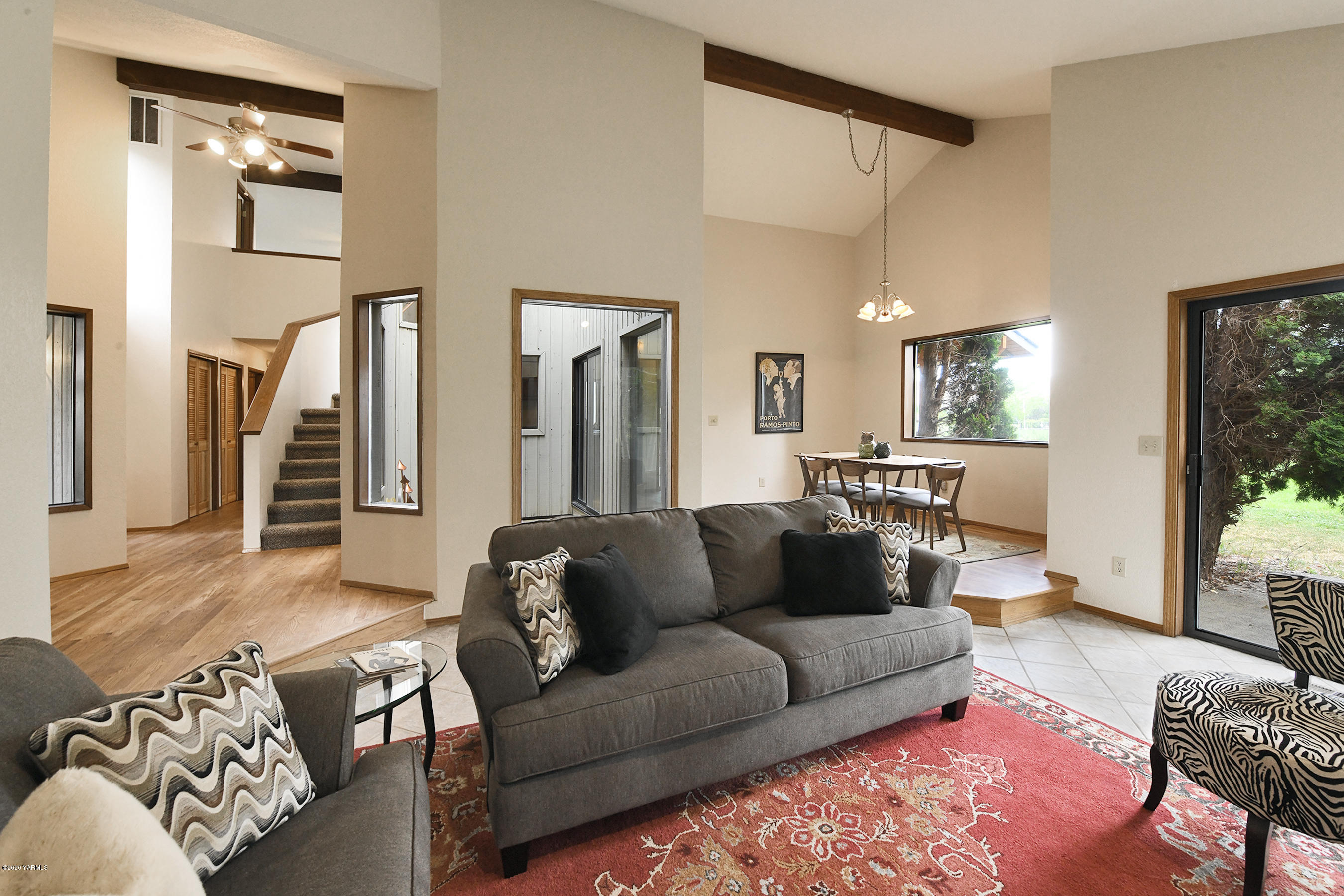 13010 Rutherford Road Yakima, WA 98903 - Photo 7 of 39 a living room with furniture and a couch