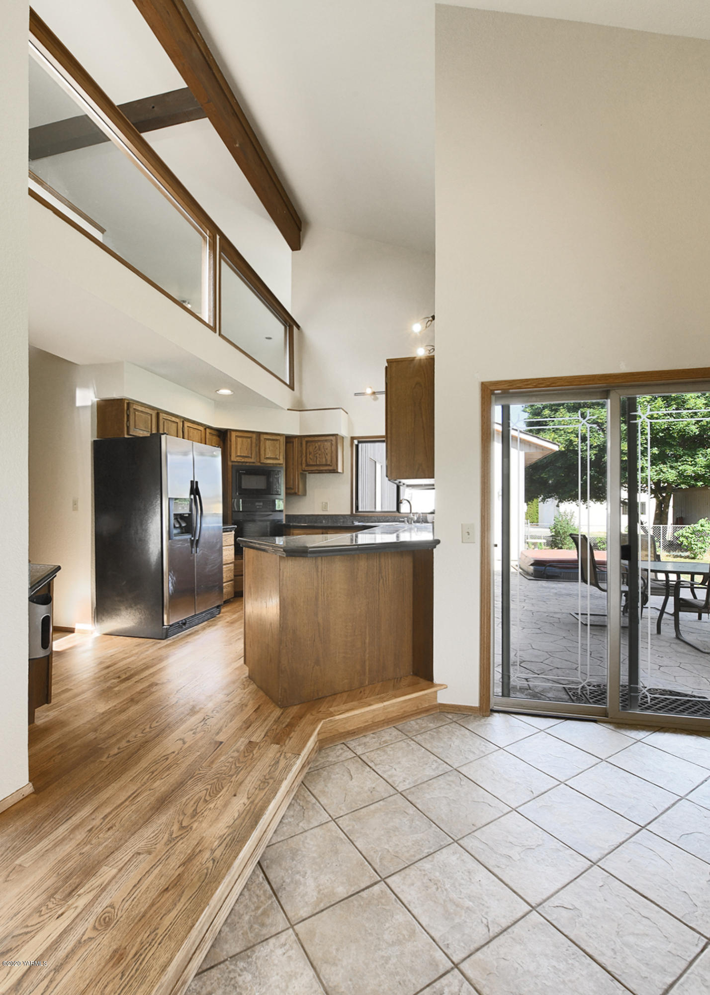 13010 Rutherford Road Yakima, WA 98903 - Photo 10 of 39 a view of kitchen with furniture and refrigerator