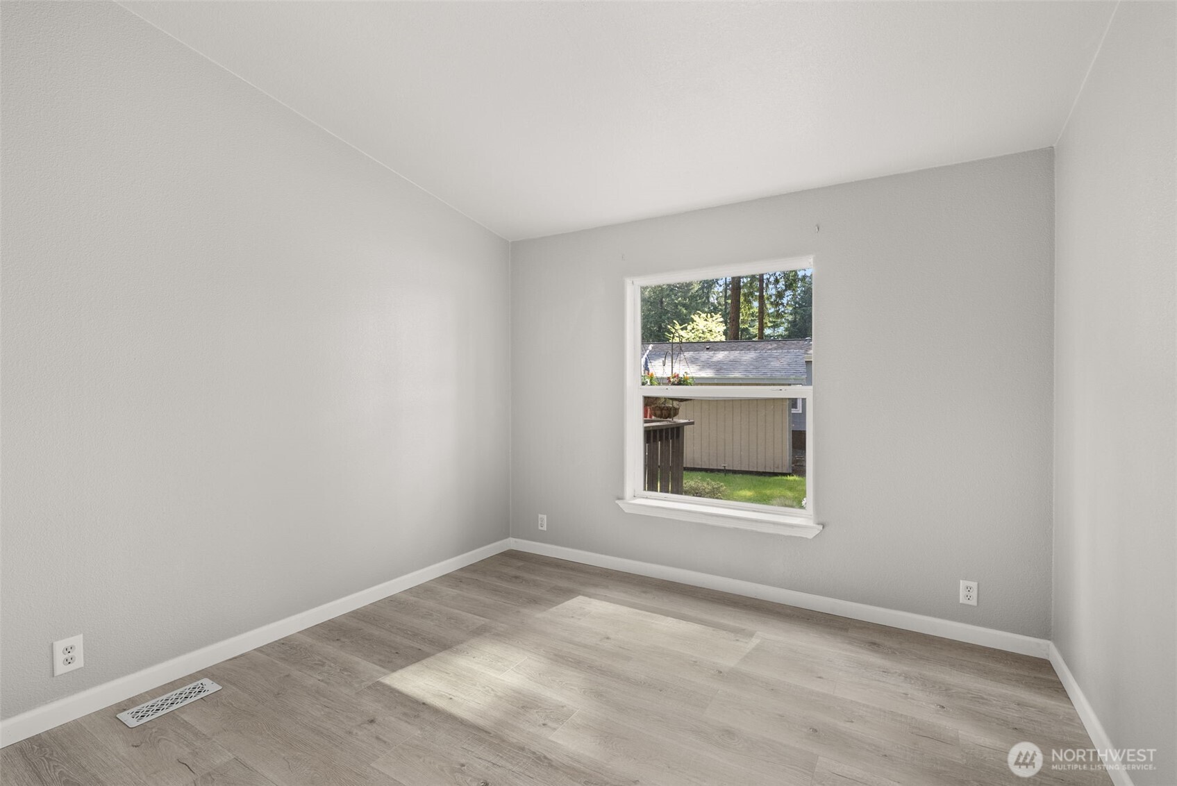 17340 Sargent Road Southwest, Unit 8 Rochester, WA 98579 - Photo 23 of 28 Gallery Image 23