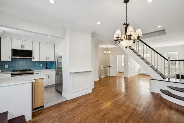 $2,800 | 132 Dodd Street, Unit 2, Weehawken, NJ 07086