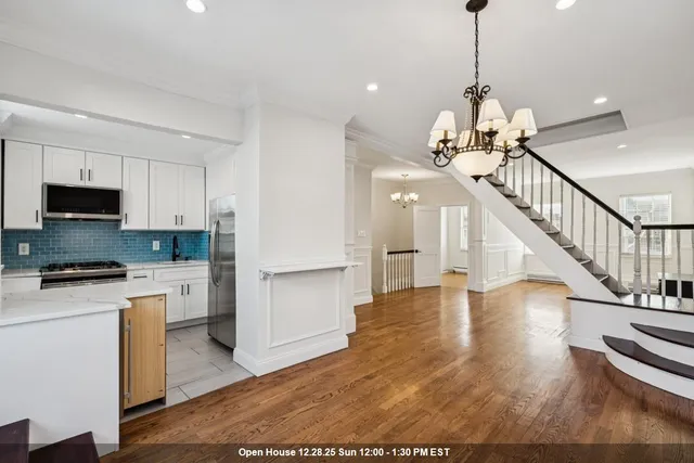 $2,800 | 132 Dodd Street, Unit 2, Weehawken, NJ 07086