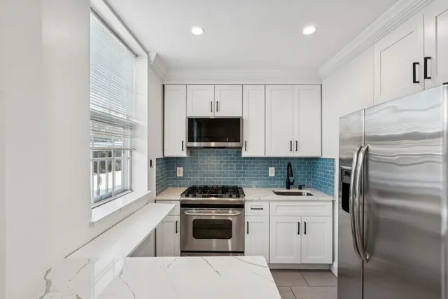 $2,800 | 132 Dodd Street, Unit 2, Weehawken, NJ 07086