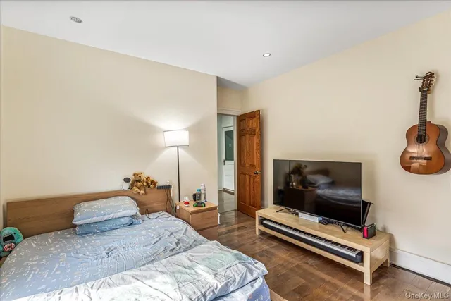 $1,399,000 | 42-11 208th Street | Bayside