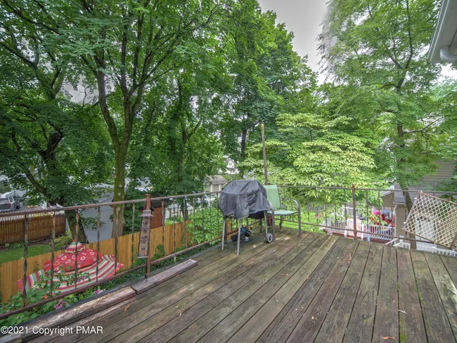 $1,700 | 707 Scott Street, Unit 2 (SECOND FLOOR), Stroudsburg, PA 18360