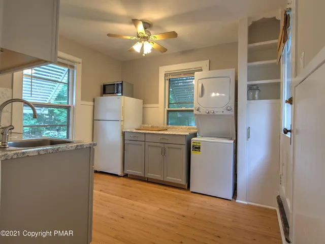 $1,700 | 707 Scott Street, Unit 2 (SECOND FLOOR), Stroudsburg, PA 18360