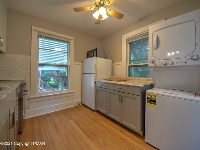 $1,700 | 707 Scott Street, Unit 2 (SECOND FLOOR), Stroudsburg, PA 18360