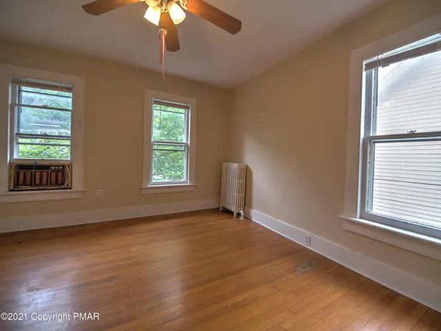 $1,700 | 707 Scott Street, Unit 2 (SECOND FLOOR), Stroudsburg, PA 18360