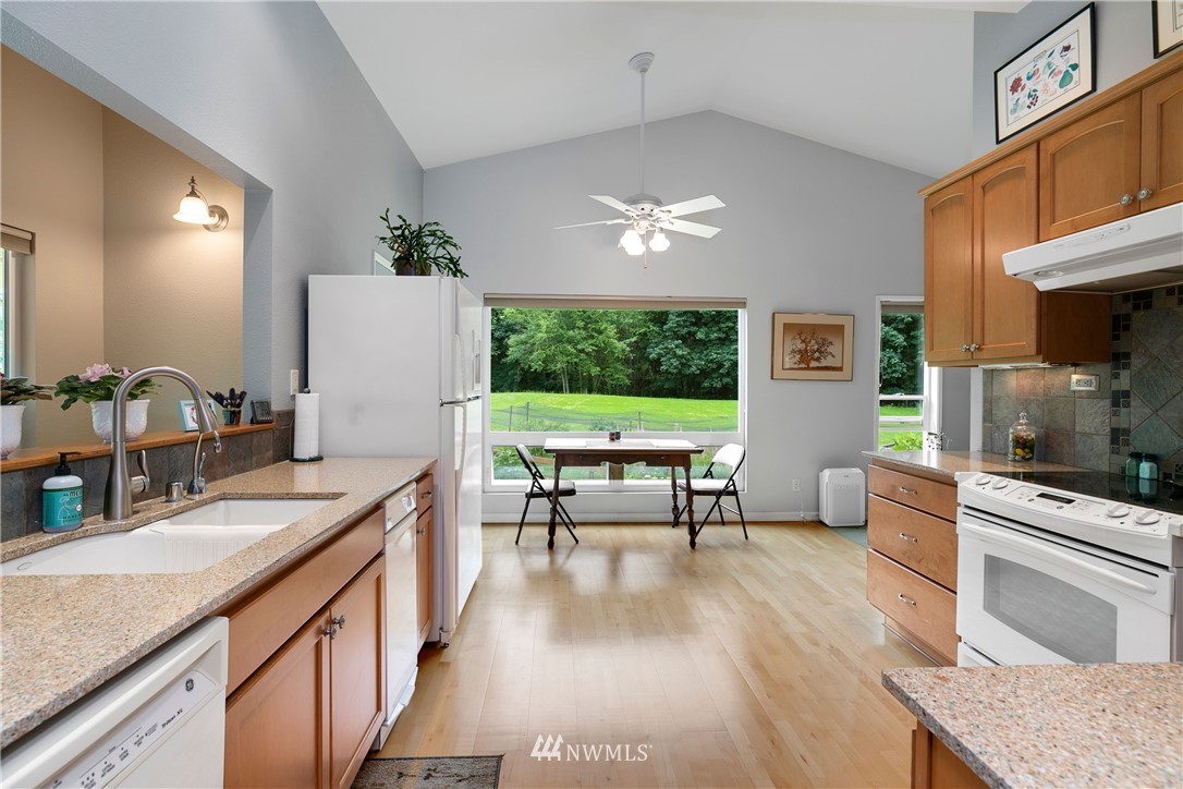 5915 Johnson Point Road Northeast Olympia, WA 98516 - Photo 12 of 39 Gallery Image 12