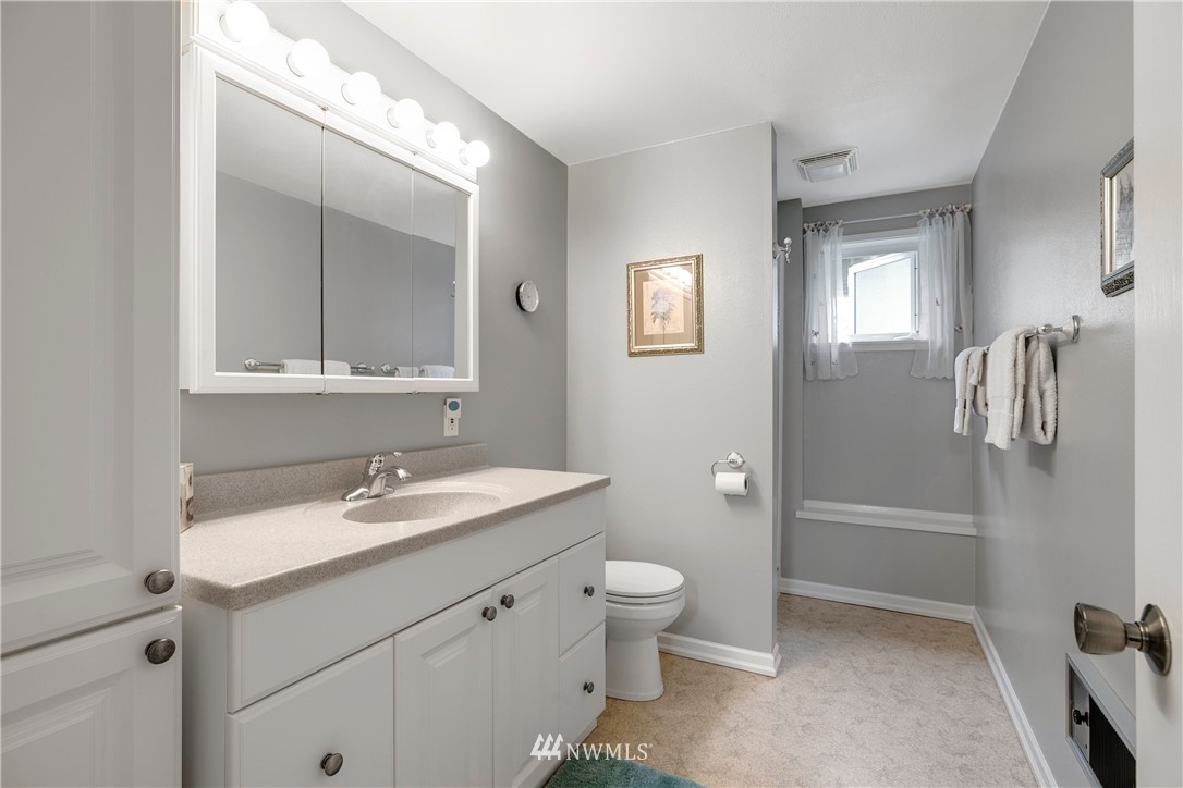 5915 Johnson Point Road Northeast Olympia, WA 98516 - Photo 24 of 39 Gallery Image 24