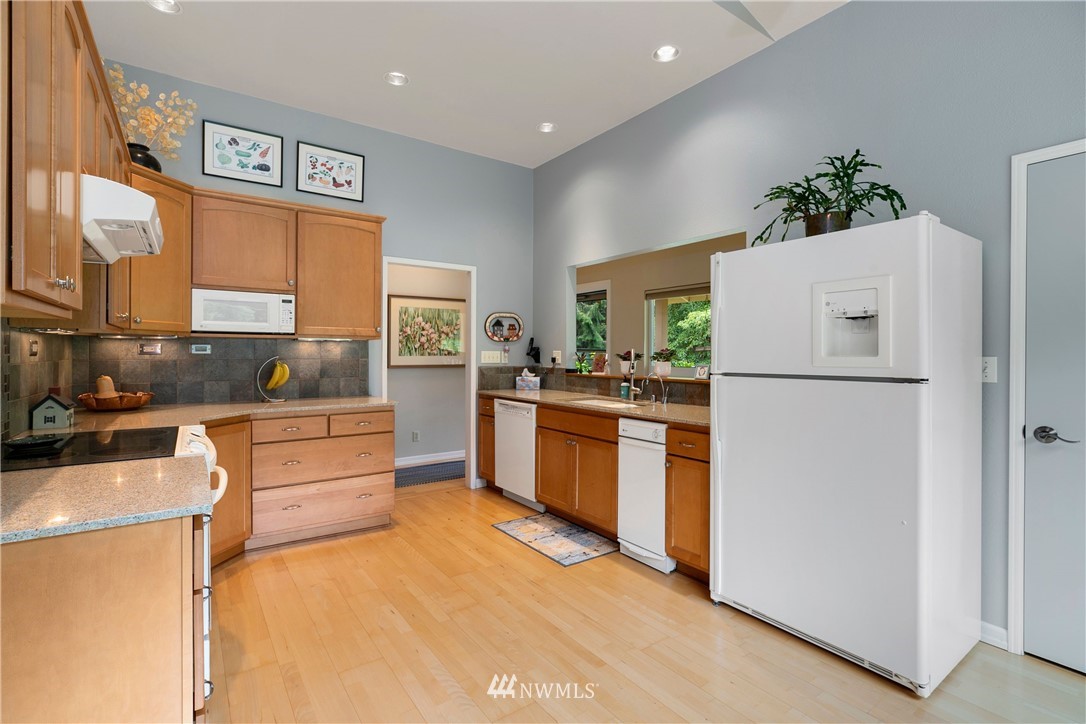 5915 Johnson Point Road Northeast Olympia, WA 98516 - Photo 10 of 39 Gallery Image 10