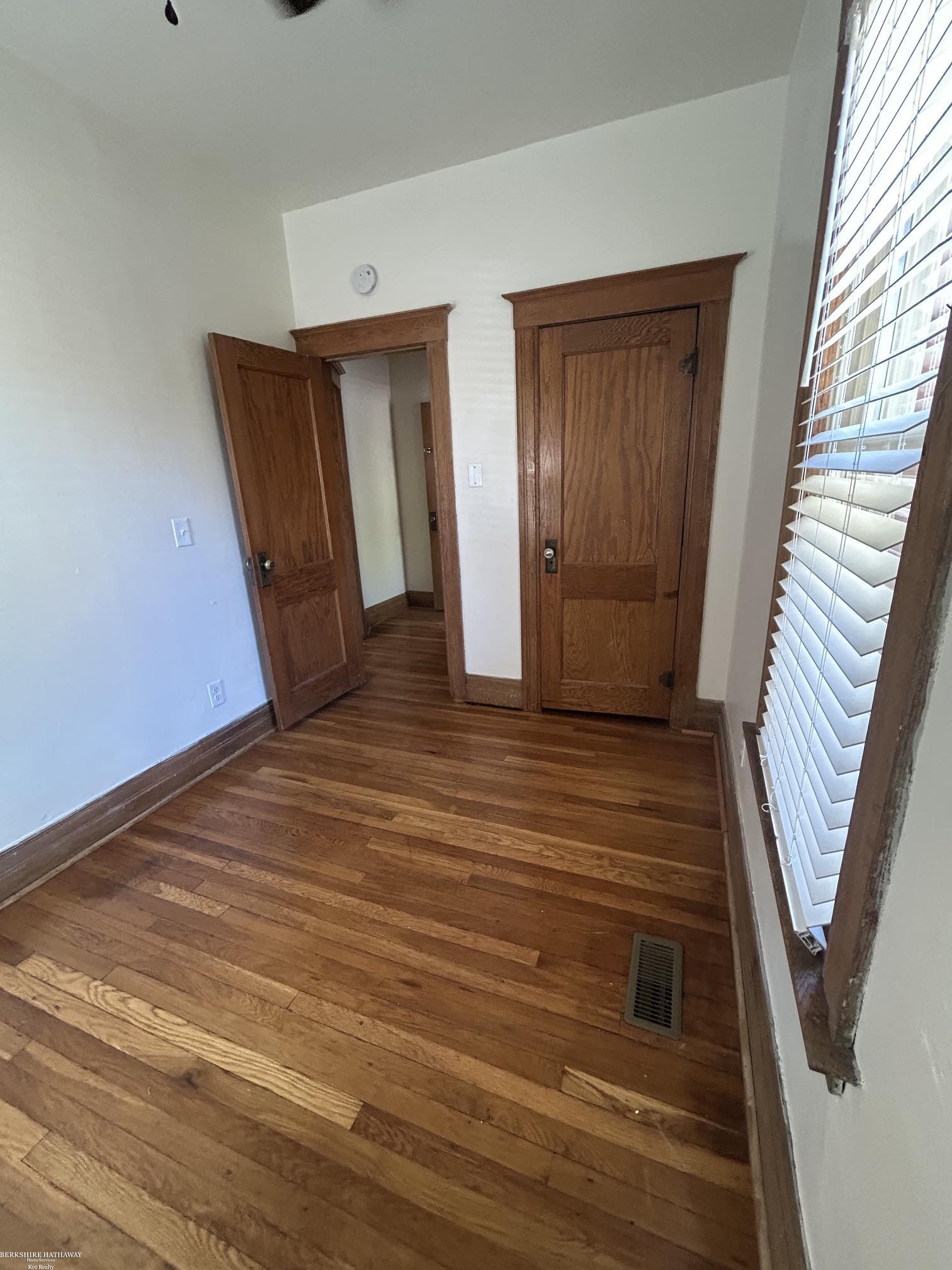 4766 Commonwealth Street Detroit, MI 48208 - Photo 13 of 23 50209809-34eaed33-a8af-4774-9872-51fd3713a9bd.JPG