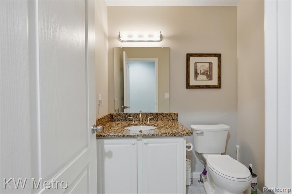887 Grovecrest Rochester Hills, MI 48307 - Photo 17 of 42