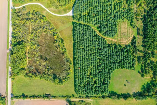 $1,177,000 | 4432 Mill Road, Denmark, WI 54208