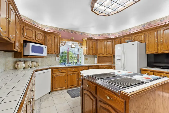 $1,177,000 | 4432 Mill Road, Denmark, WI 54208