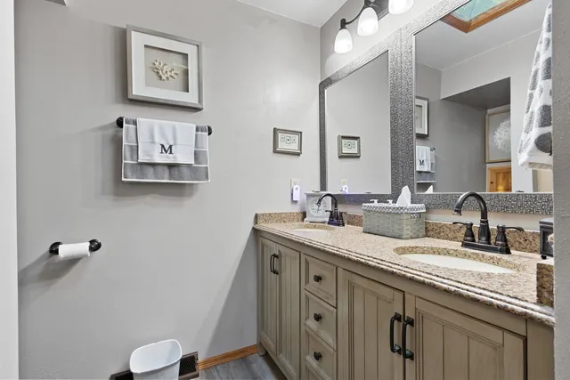 $1,177,000 | 4432 Mill Road, Denmark, WI 54208