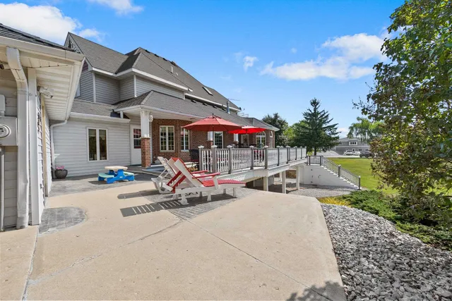 $1,177,000 | 4432 Mill Road, Denmark, WI 54208