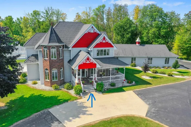 $1,177,000 | 4432 Mill Road, Denmark, WI 54208