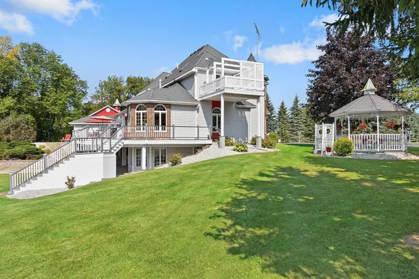 $1,177,000 | 4432 Mill Road, Denmark, WI 54208