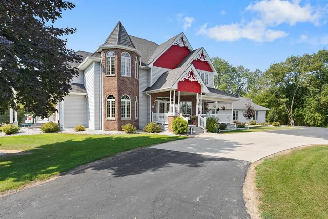 $1,177,000 | 4432 Mill Road, Denmark, WI 54208
