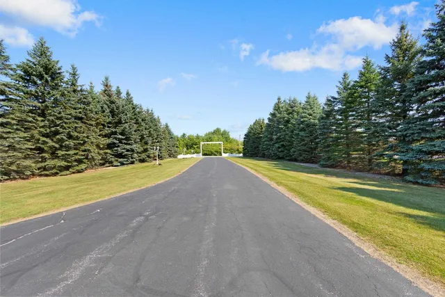 $1,177,000 | 4432 Mill Road, Denmark, WI 54208