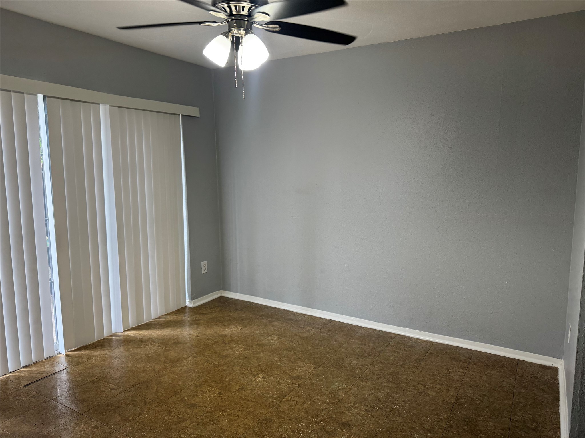 7925 Grove Ridge Drive Houston, TX 77061 - Photo 7 of 30