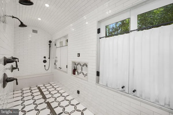 $4,950,000 | 1111 Crest Lane, McLean, VA 22101