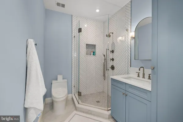 $4,950,000 | 1111 Crest Lane, McLean, VA 22101