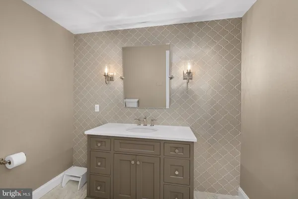 $4,950,000 | 1111 Crest Lane, McLean, VA 22101