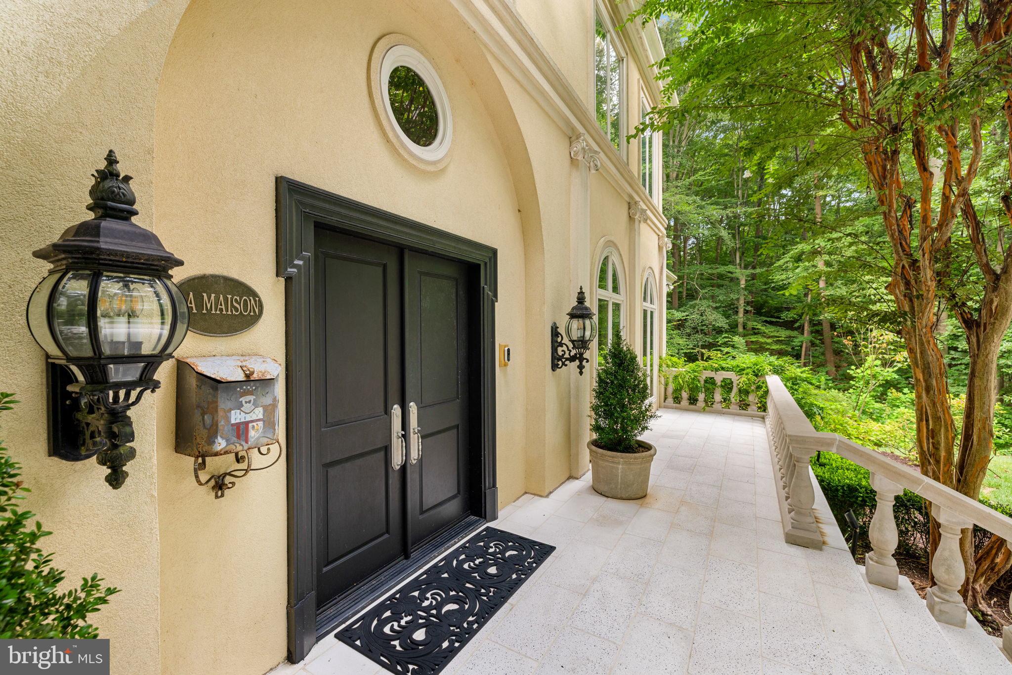 1111 Crest Lane McLean, VA 22101 - Photo 5 of 61 Entrance