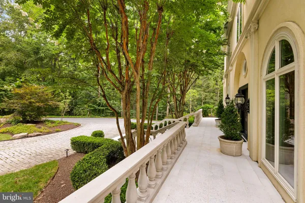 $4,950,000 | 1111 Crest Lane, McLean, VA 22101