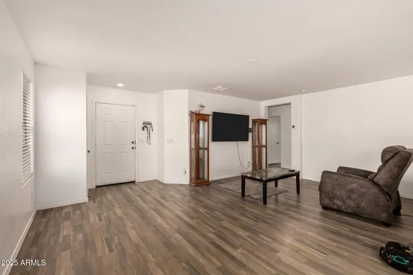 $300,000 | 910 Prior Avenue, Coolidge, AZ 85128