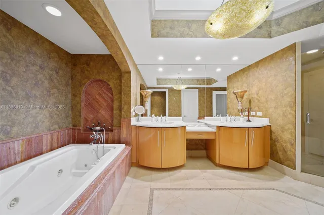 $18,250 | 17875 Collins Avenue, Unit 4205, Sunny Isles Beach, FL 33160